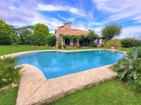 Magnifique villa en pierre avec jardin et piscine